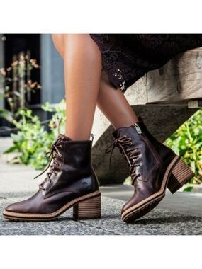 Timberland Women's Sienna High Lace-Up Waterproof Boots
